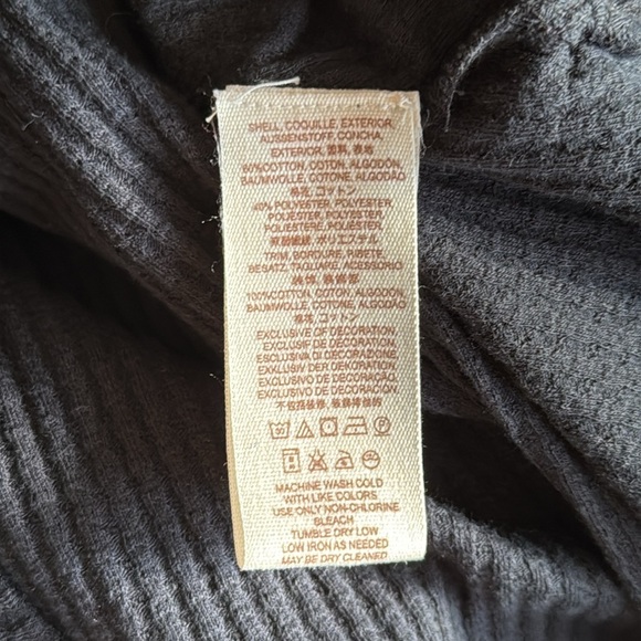 Free People Women’s Extra Small Ribbed Knit Eyelet Bell Sleeve V-Neck Trapeze - Picture 9 of 10